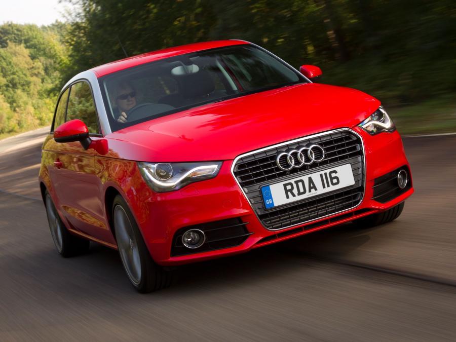  Audi A1 TDI (8X) 2010 года  (UK) (фото 18 из 29)